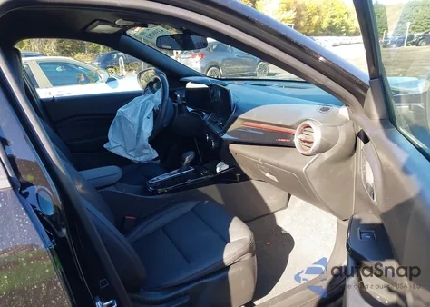 2025 Chevrolet Trax Fwd 2Rs from USA, damaged, VIN KL77LJEP2SC193994